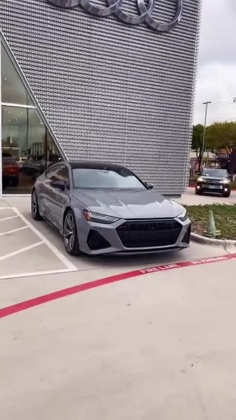 奥迪地表最强性能车，全新RS7轿跑，让超跑都怕的车型！