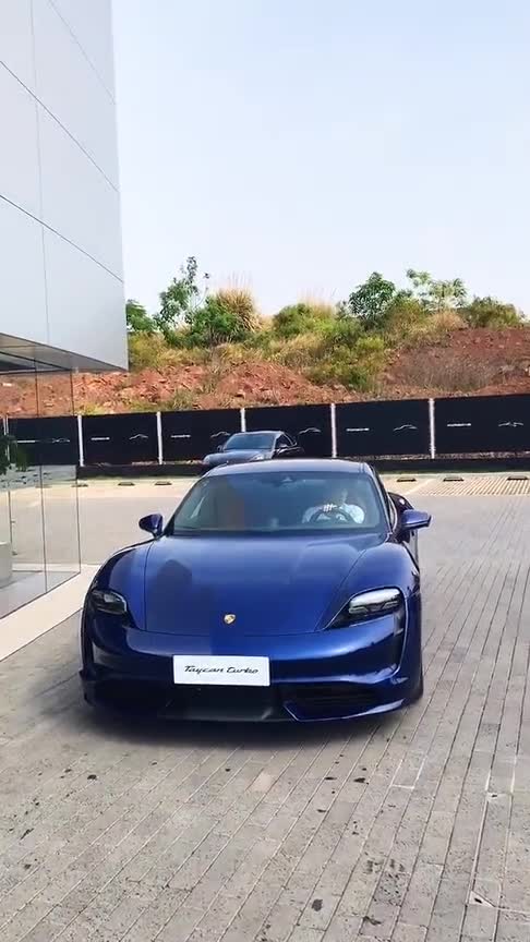 电动车最快的车型，保时捷全新taycan，让法拉利都无言以对！