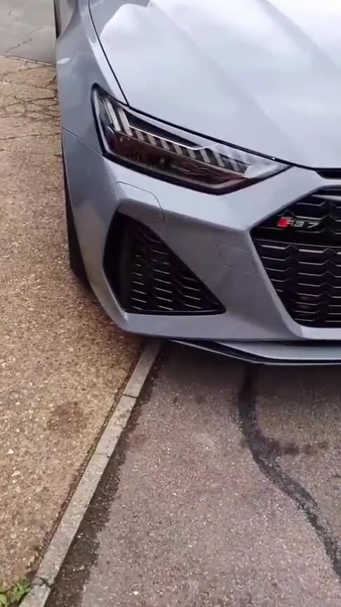 奥迪为啥被称为买灯送车，看到新款rs7的车灯，才知道有多霸气！