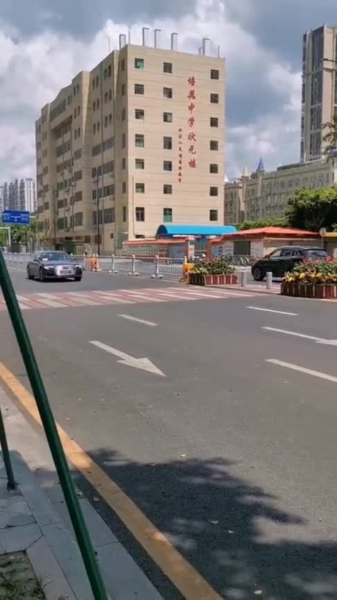 进口A6旅行车全新车型，光天化日之下如此潇洒