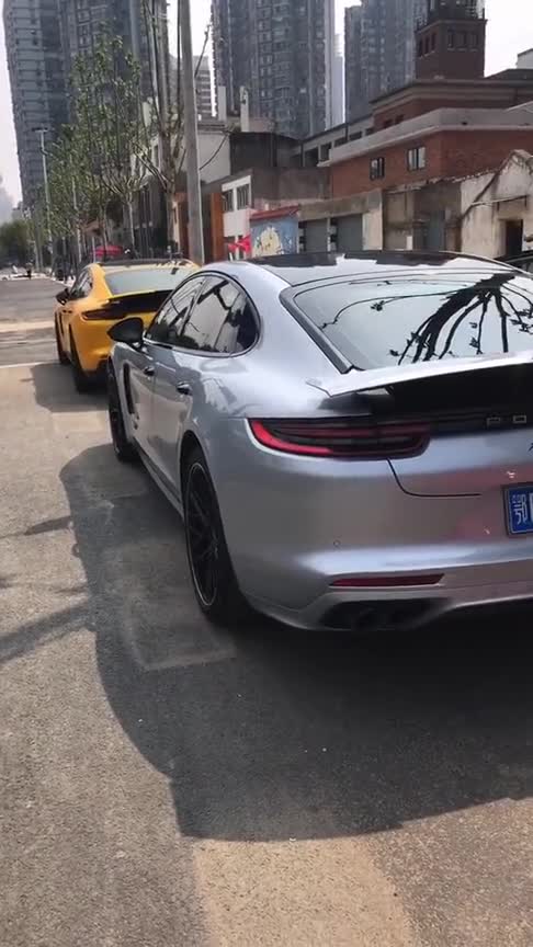 保时捷帕拉梅拉，当它亮起尾灯那一刻，就知道为啥放弃奔驰S级！