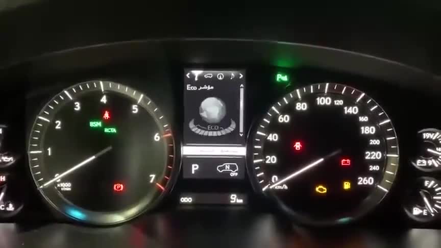 2020款雷克萨斯LX570S，按下钥匙车门打开