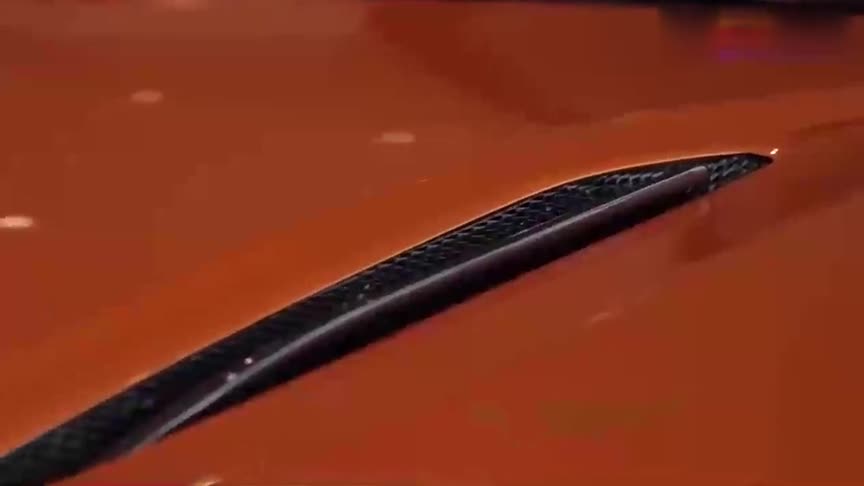 阿斯顿马丁DBX实车展示