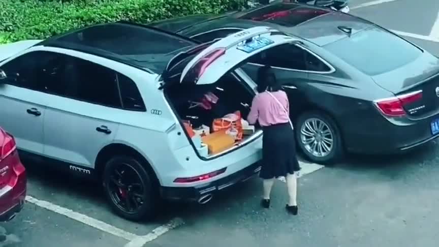 实拍：奥迪Q5L这电尾门怎么样