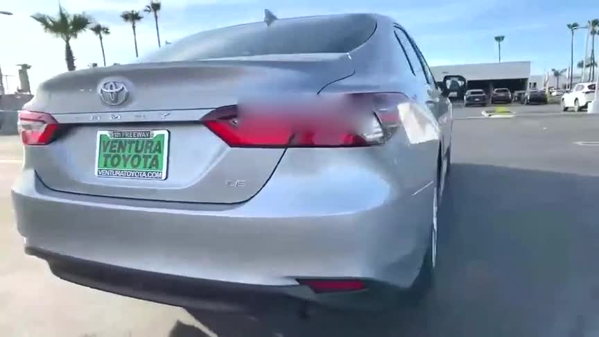 2021款丰田凯美瑞实拍