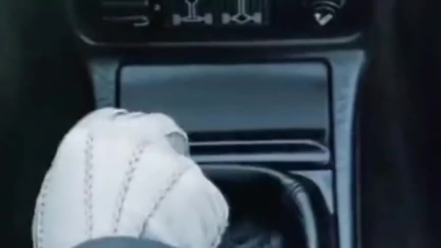 十几年前奥迪quaatro的广告，这才叫实力！