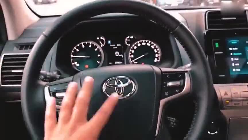 实拍丰田普拉多外观内饰