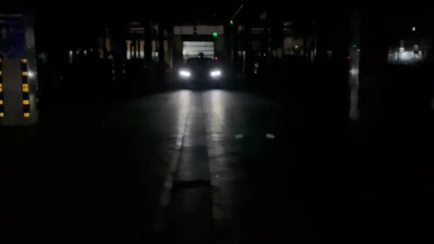 全新奔驰S的流星雨大灯，灯厂奥迪也只能围观吧