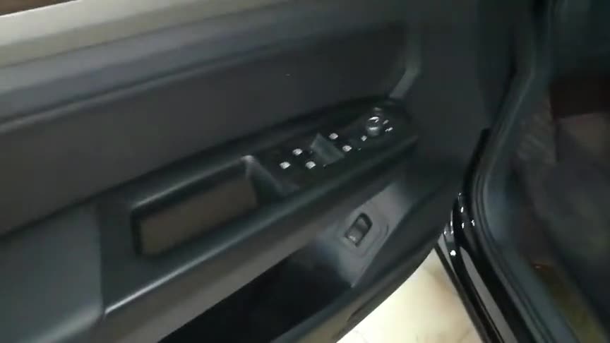 大众途昂入库实拍,近距离看到内部空间