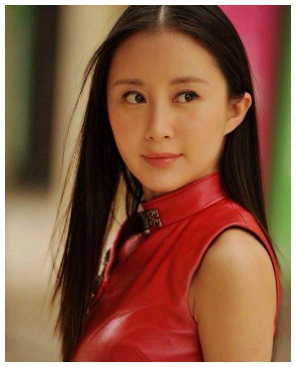 还记得《魔幻手机》里的"傻妞"吗?12年过去了,颜值依然没变化