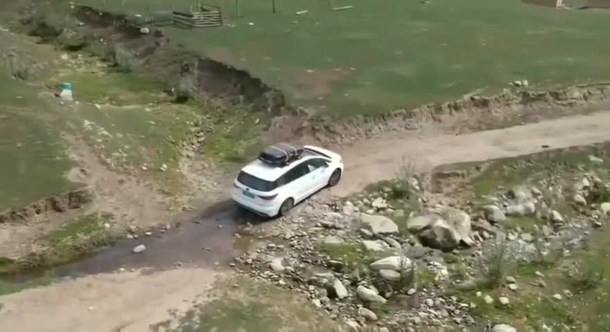 MPV也能开出SUV的感觉-宋MaxDm比亚