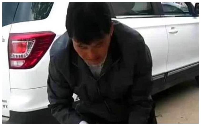 大衣哥买车了!看到牌子网友直呼接地气,村民骂骂咧咧:真会装