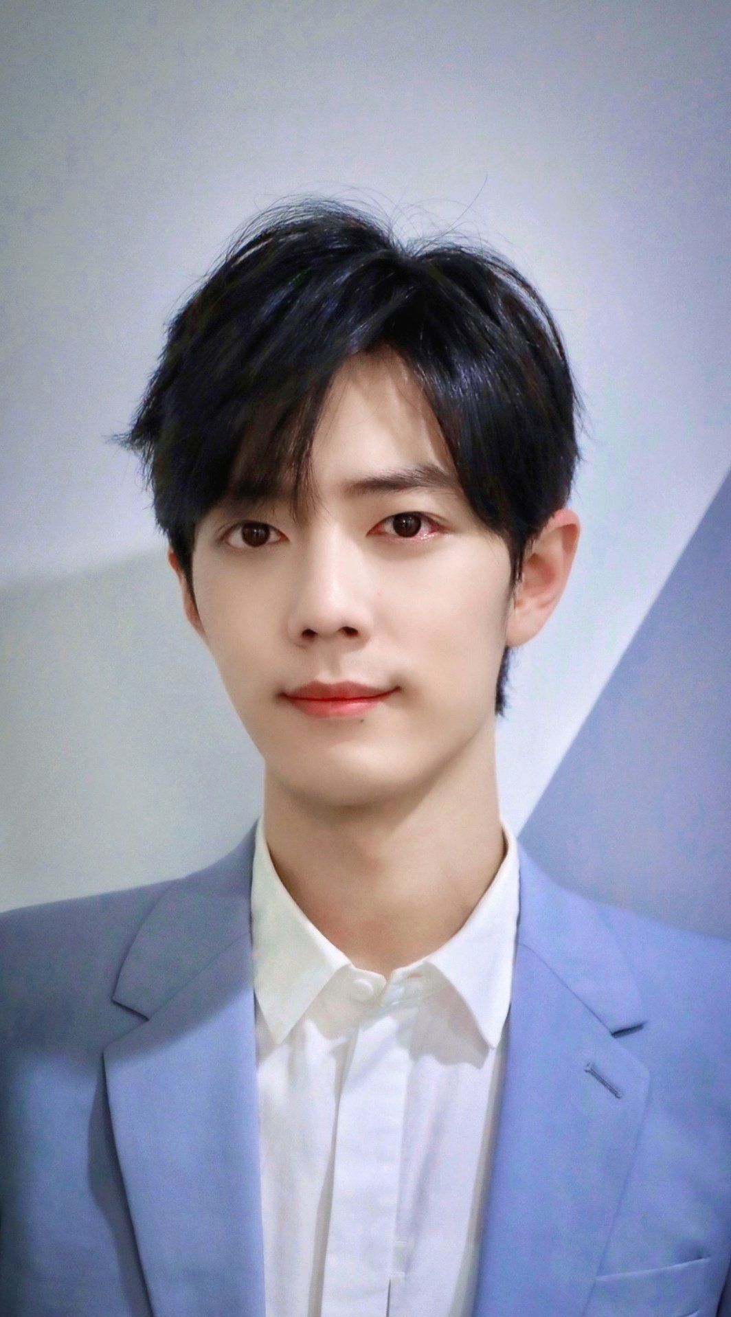 肖战帅气图集,有颜值有才华,静静期待你的归来