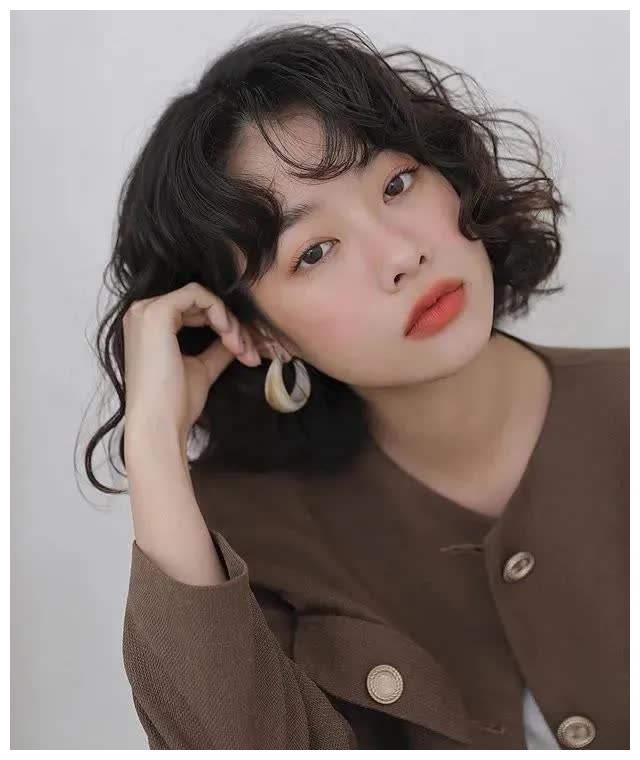 2021最新款发型女大脸,2021最新款发型女圆脸 2021会火的新发型,真的适合你