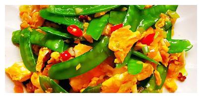 金黄碧绿的荷兰豆炒鸡蛋,这样去腥,鲜嫩可口,满嘴留香