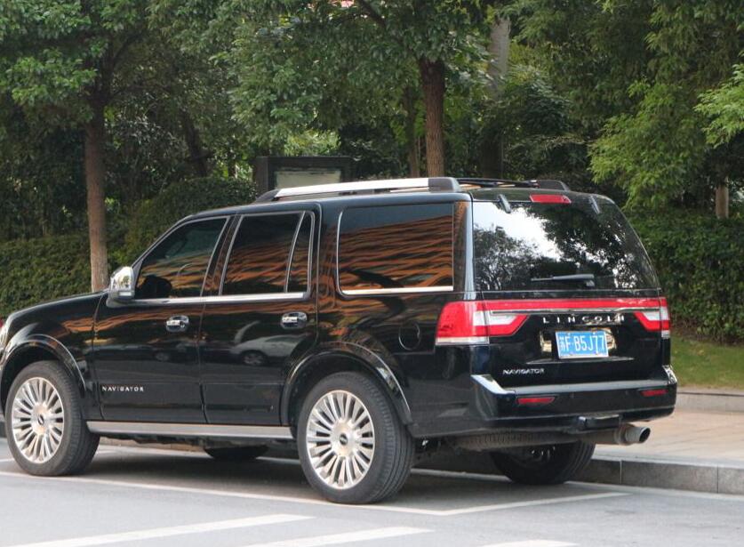 南通海门街头实拍林肯领航员，车身尺寸秒杀众车！