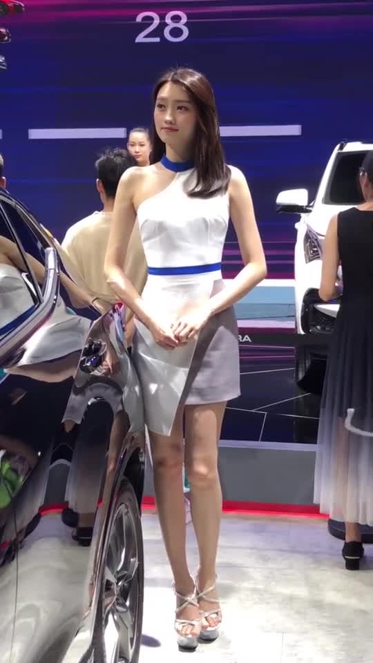 车展上最文静的姑娘！！