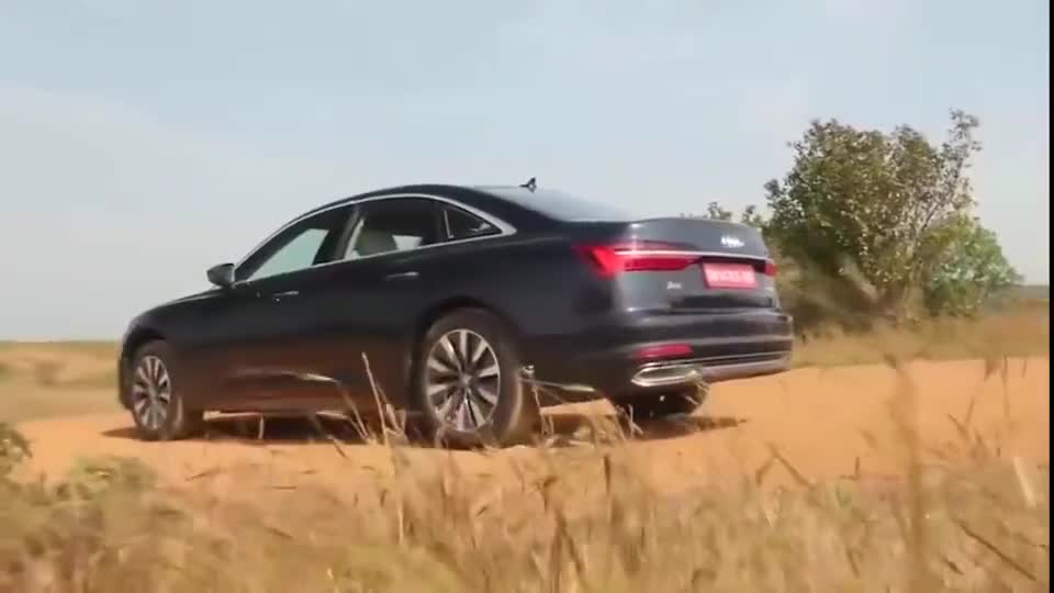 新款奥迪A6L展示,最高售价66.68万,看到中控三块大屏心动了吗