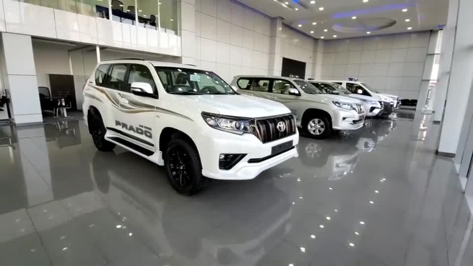 2021款丰田普拉多到店实拍，配置如此霸道，买不买做个参考！