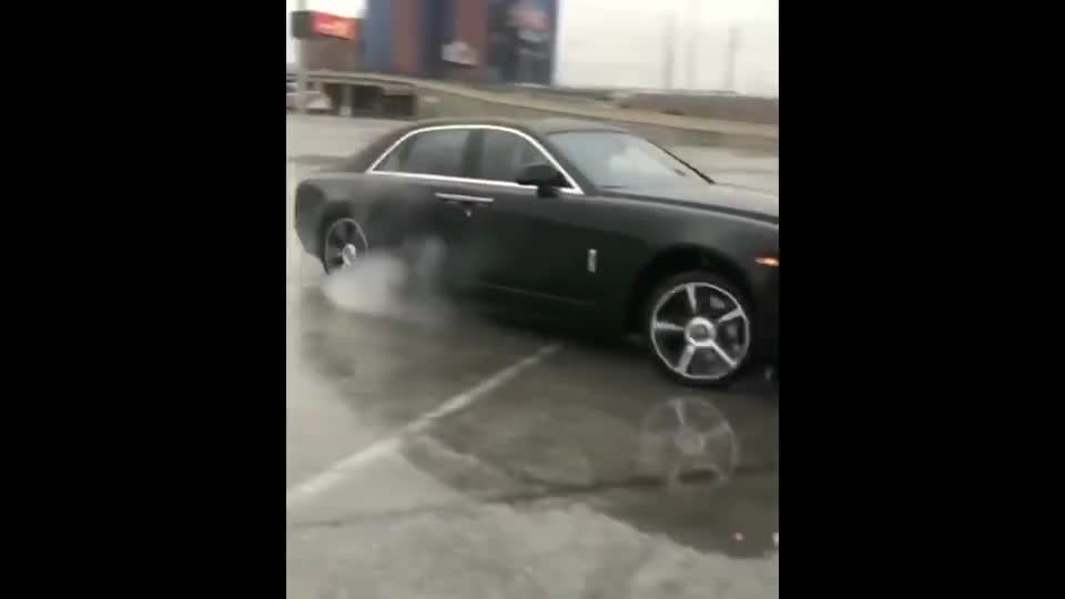 劳斯莱斯也有一颗性能车的心