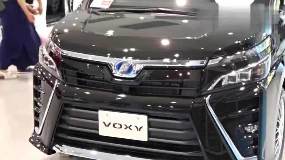 家用中端7座MPV，内外实拍丰田VOXY混动版