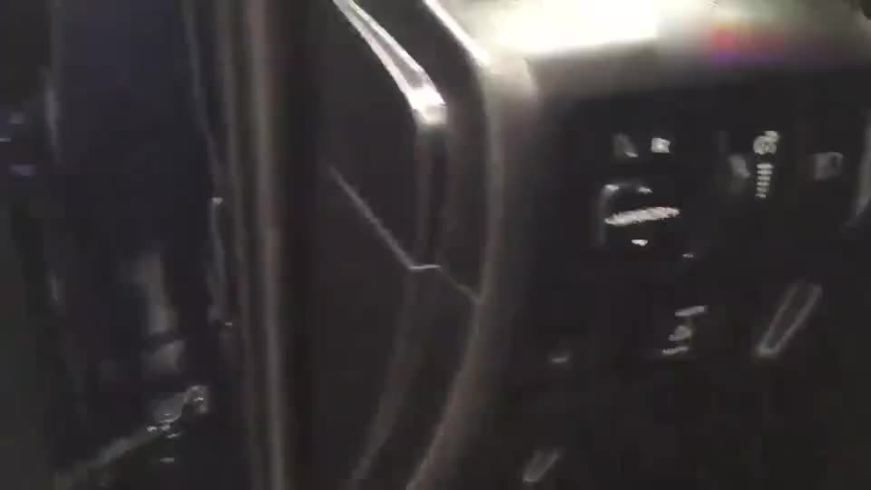 2020款丰田超霸到店实拍，看到这颜值和内饰