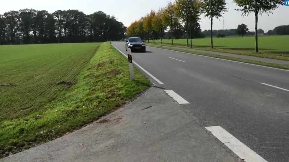 4.4TV8新款宝马M5，极速行驶，很是稳当