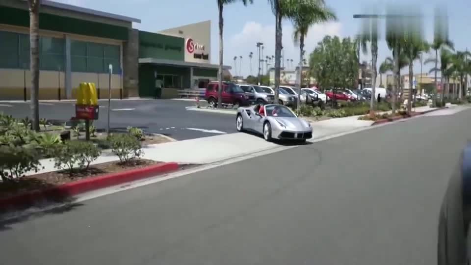 实拍法拉利488，也太炫酷了，这款车也是无敌了!