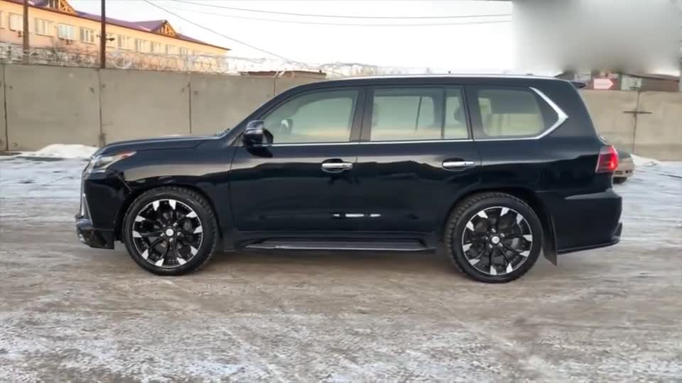 实拍雷克萨斯LX570感受下它的气场