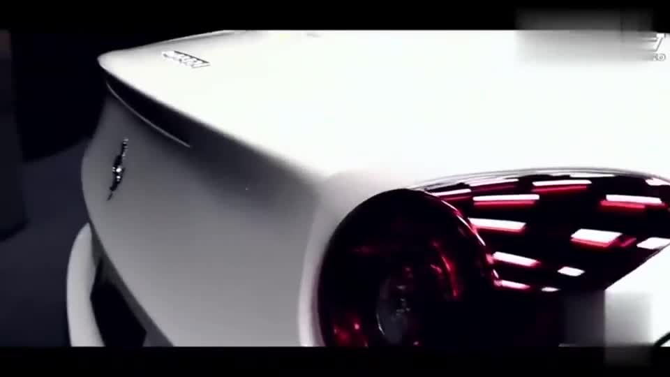 最新款法拉利：加利福尼亚车展，超级运动版，内部和外部展示