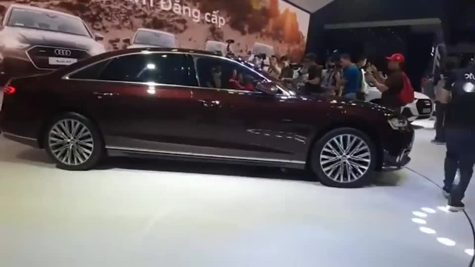 奥迪终于爆发，2020款奥迪A8L霸气登场，不再想7系和S级