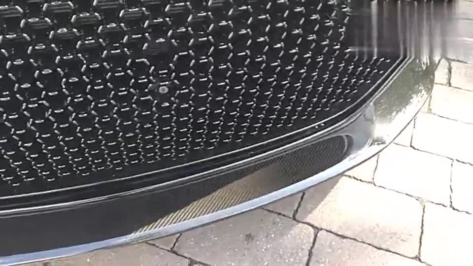 外观拉风，内饰精致，实拍阿斯顿马丁DBSSuperleggera