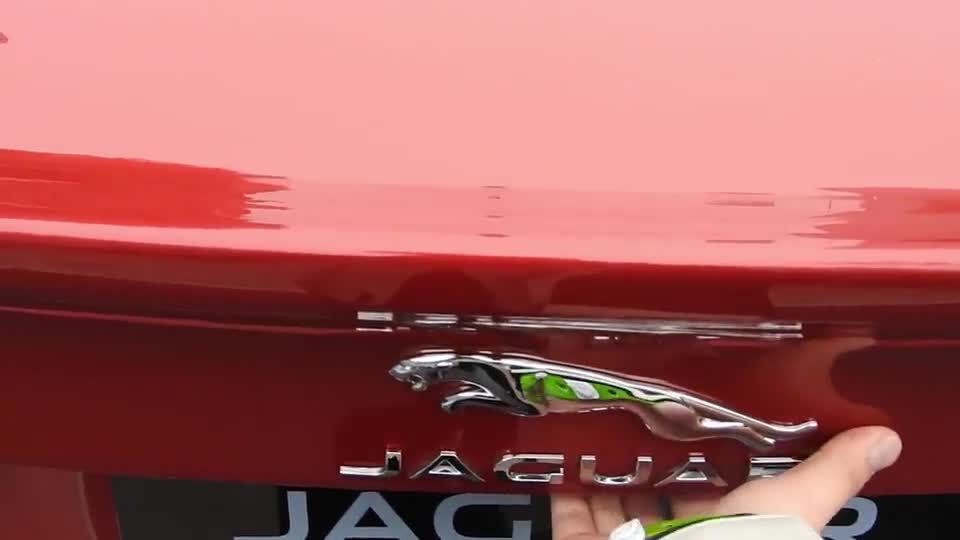 实拍捷豹全新XEL后背厢！细节拉满，标配备胎还是红色轮毂