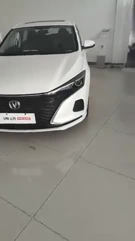 实拍长安逸动Plus外观及内饰展示