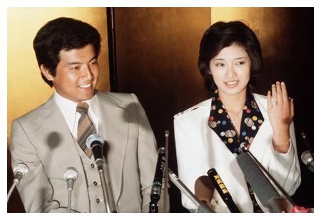 山口百惠62岁生日,与三浦友和结婚40年,两个儿子令她骄傲