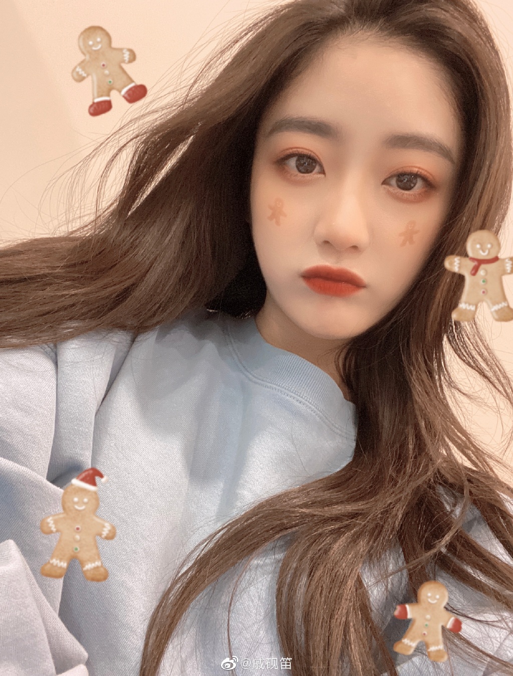 美女演员戚砚笛迷人写真美照真可爱啊