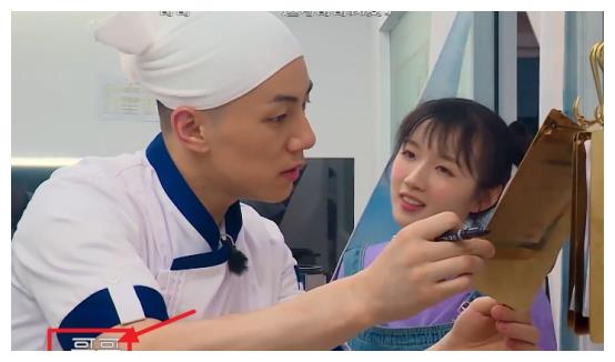 李浩菲连续2次上错菜生气时对卡斯柏这样称呼网友太有爱