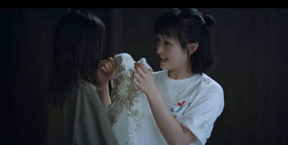 公主裙与尚武,《不完美的她》的隐喻,涂口红莲生无望的悲鸣!