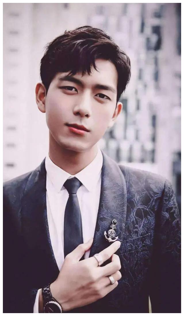 2020男明星排行榜100名,2020女明星排行榜100名 2020年度最受欢迎11位男明星,有你的男神吗?