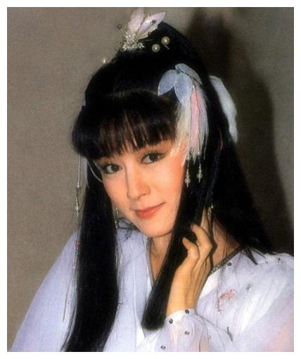 本来她才是导演看中的白娘子因故拒演才有了后来的赵雅芝
