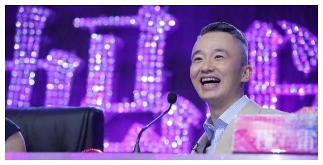 49岁知名主持人程雷,得遗传性肝病和女友终分手,后娶妻老来得子