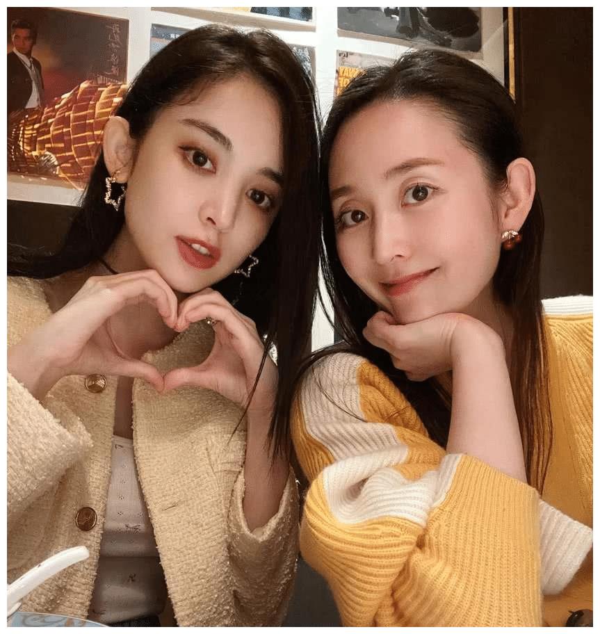 古力娜扎深夜晒与姐姐亲密自拍,张国荣,梅艳芳经典照片抢镜