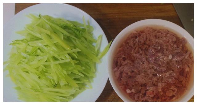 莴笋怎么做?大叔教你莴笋炒牛肉,香气扑鼻,简单易学,非常下饭