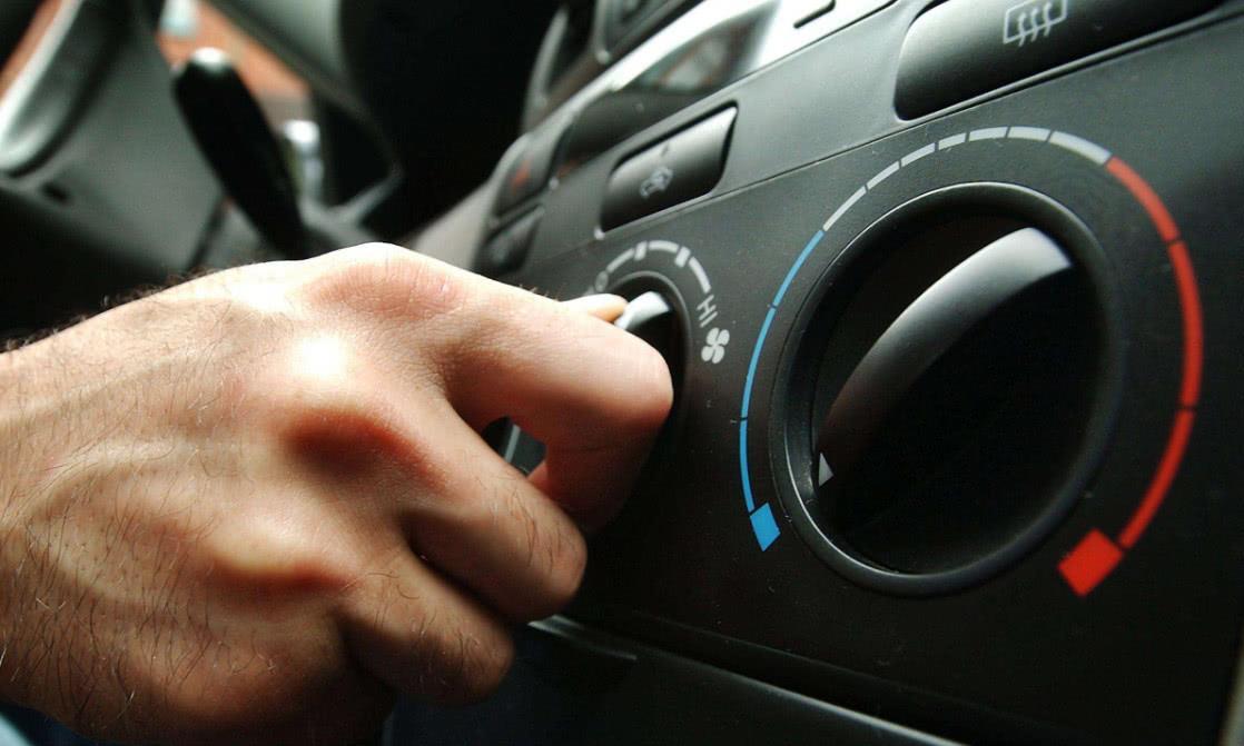 汽车空调不制冷，就是它坏了，别再乱花冤枉钱