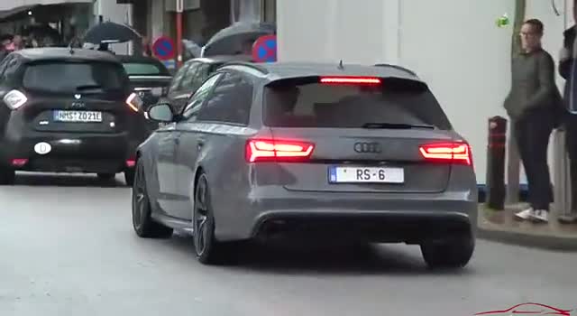 时尚性能车的车身颜色低调奢华