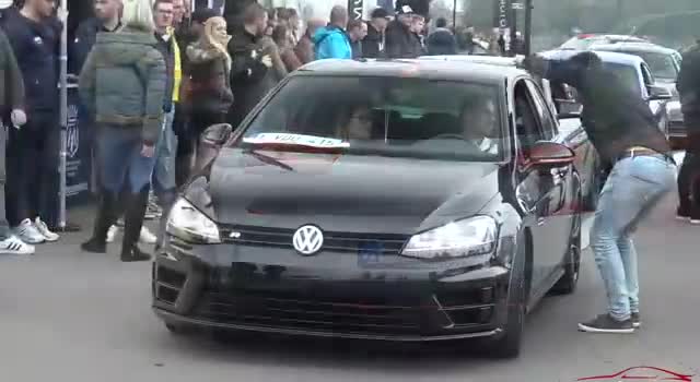 时尚简约的性能车，花瓣式轮毂精