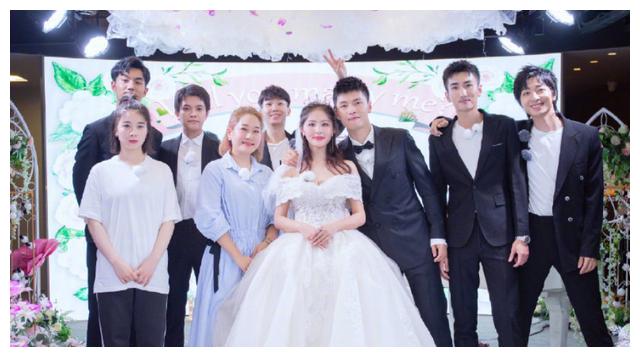 什么时候才能办婚礼 3fb6-kcieywa2643569.jpg