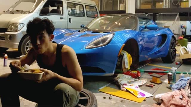 30多万买台8手事故车，我开心得很！