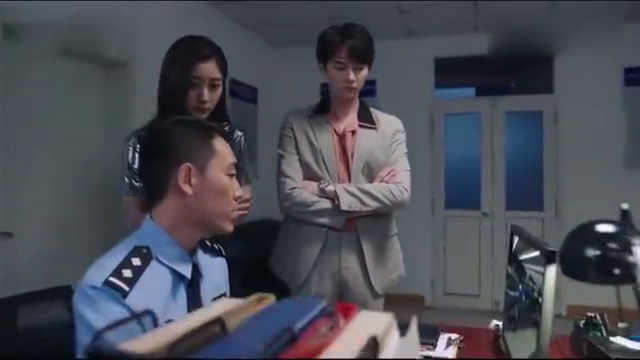 老总头疼_头疼卡通图片