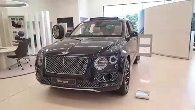 高清实拍宾利添越，外观大气内饰奢华